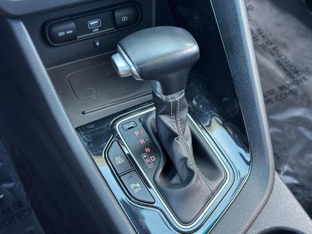 Photo of 2021 Snow White Pearl Kia Niro Plug-In Hybrid