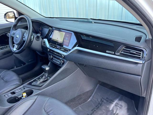 Photo of 2021 Snow White Pearl Kia Niro Plug-In Hybrid