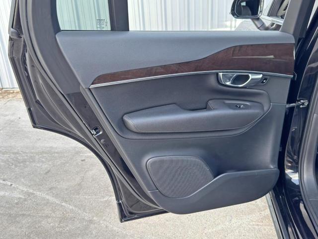 Photo of 2019 Onyx Black Metallic Volvo XC90