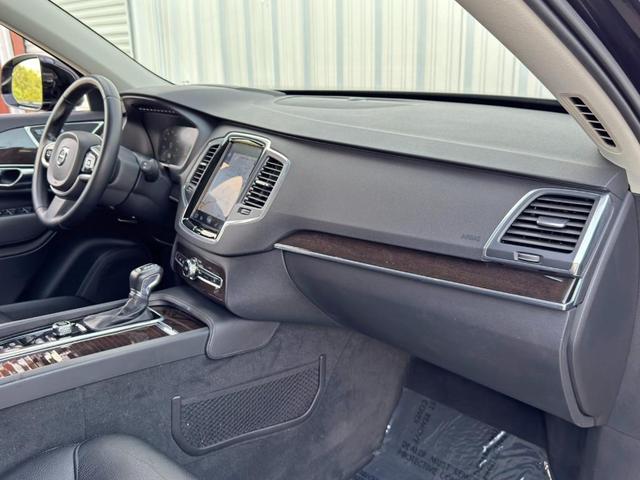 Photo of 2019 Onyx Black Metallic Volvo XC90