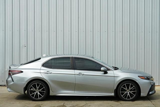 Photo of 2021 Celestial Silver Metallic Toyota Camry