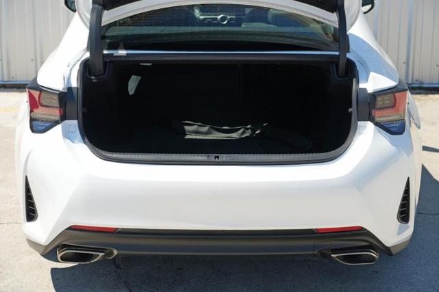 Photo of 2019 Eminent White Pearl Lexus RC 300