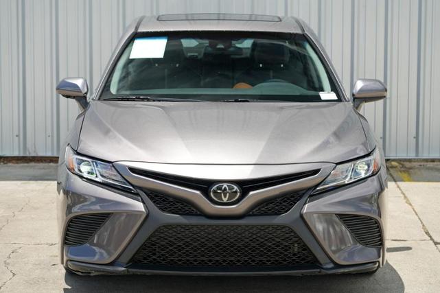 Photo of 2018 Predawn Gray Mica Toyota Camry