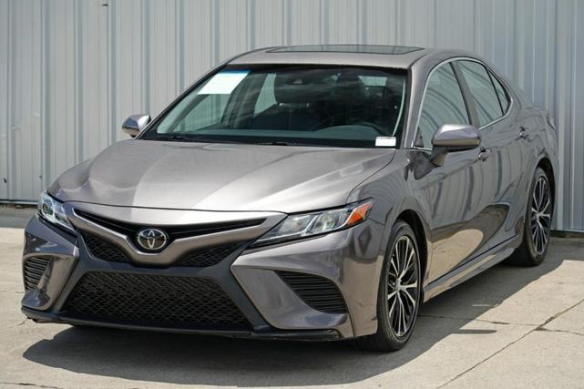 Photo of 2018 Predawn Gray Mica Toyota Camry
