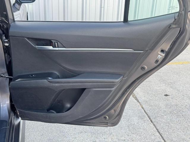 Photo of 2018 Predawn Gray Mica Toyota Camry