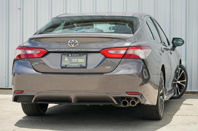 Photo of 2018 Predawn Gray Mica Toyota Camry