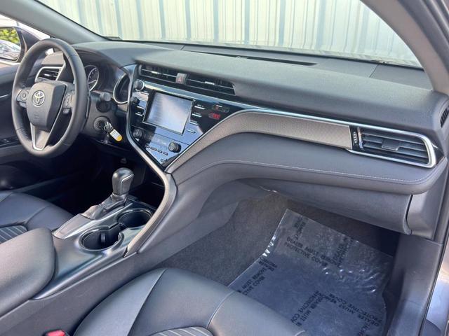 Photo of 2018 Predawn Gray Mica Toyota Camry
