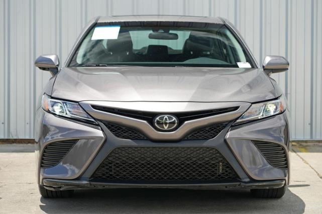 Photo of 2018 Predawn Gray Mica Toyota Camry