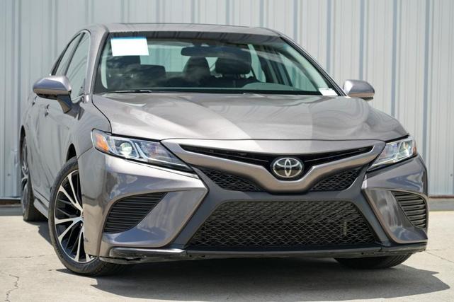 Photo of 2018 Predawn Gray Mica Toyota Camry