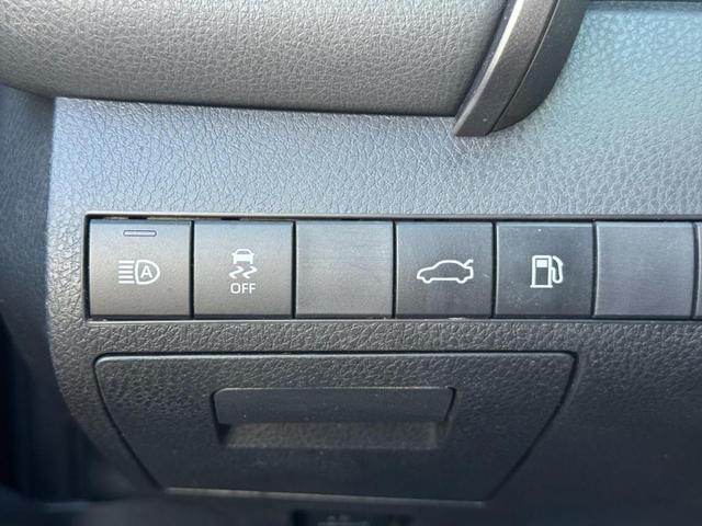 Photo of 2018 Predawn Gray Mica Toyota Camry