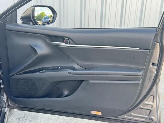 Photo of 2018 Predawn Gray Mica Toyota Camry