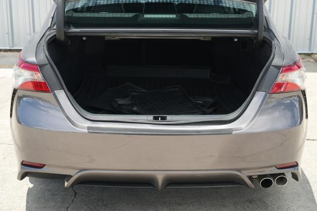 Photo of 2018 Predawn Gray Mica Toyota Camry