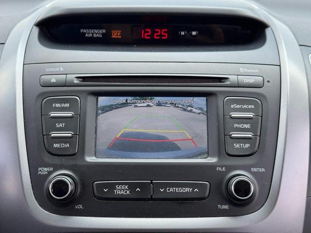 Photo of 2014 Bright Silver Kia Sorento