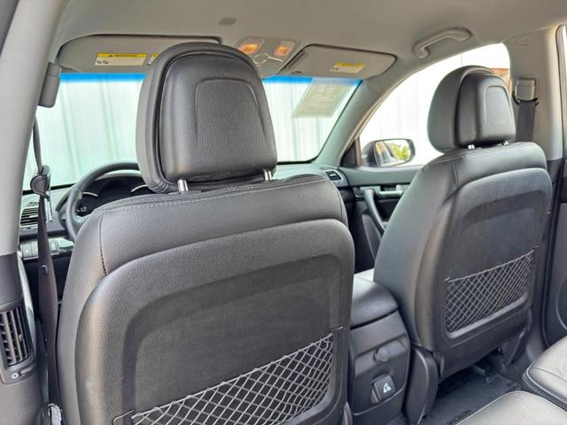 Photo of 2014 Bright Silver Kia Sorento