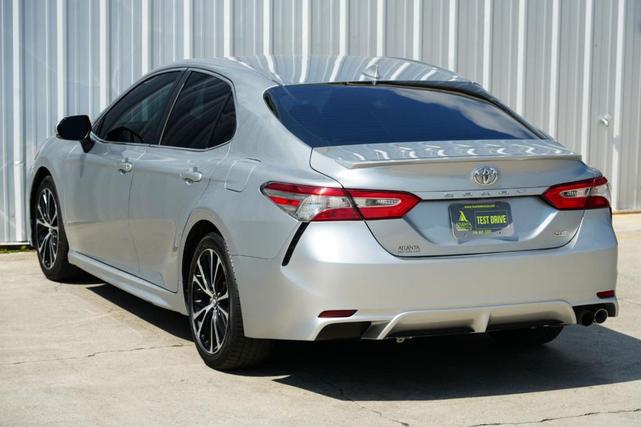 Photo of 2019 Celestial Silver Metallic Toyota Camry