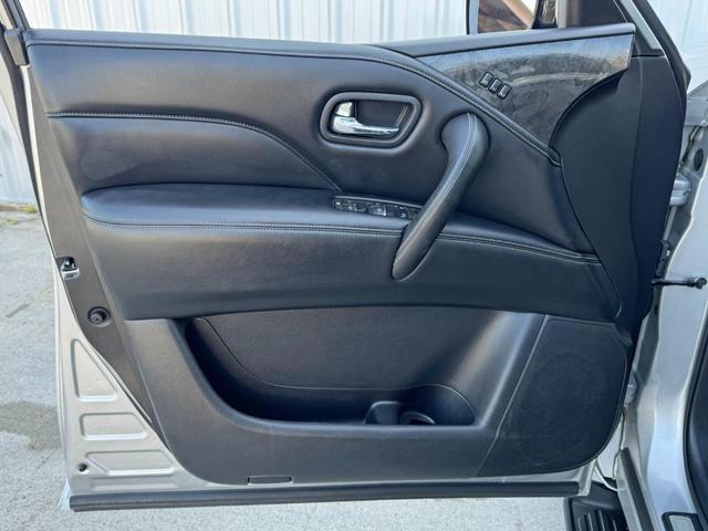 Photo of 2021 Liquid Platinum INFINITI QX80