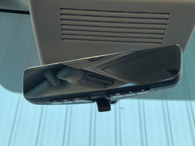 Photo of 2021 Liquid Platinum INFINITI QX80