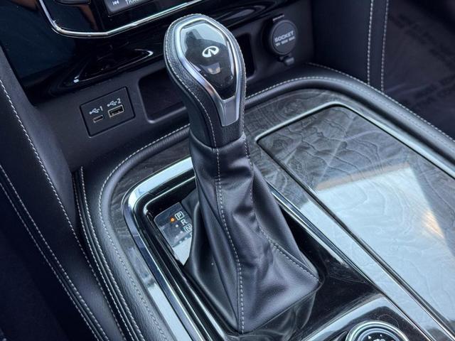 Photo of 2021 Liquid Platinum INFINITI QX80