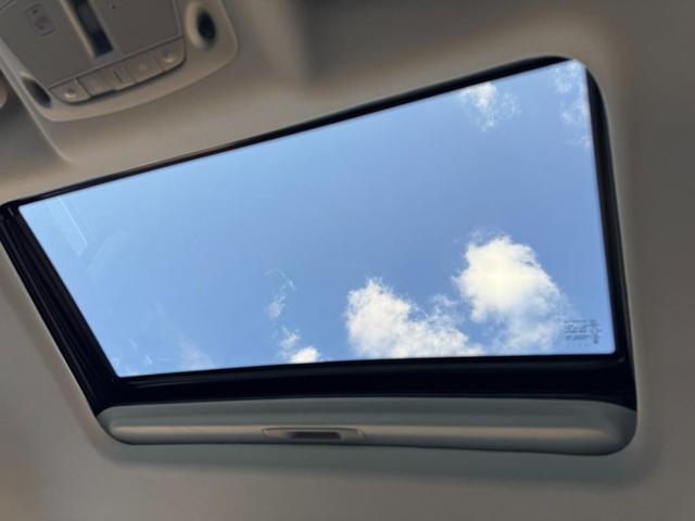 Photo of 2021 Liquid Platinum INFINITI QX80