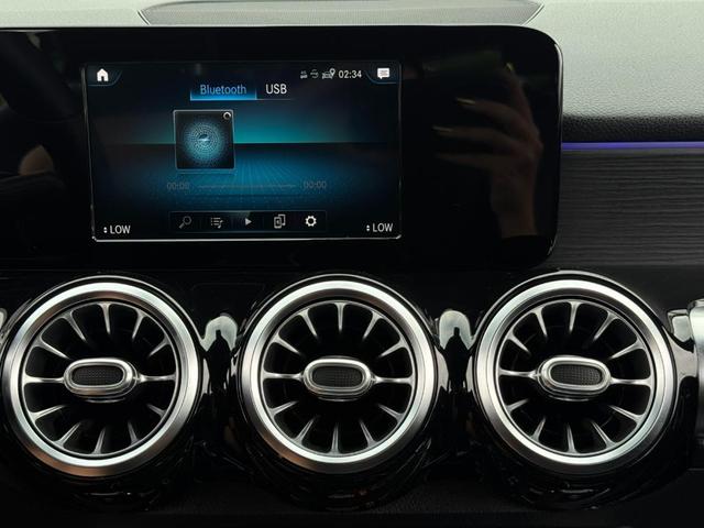 Photo of 2020 Midnight Black Mercedes-Benz GLB 250