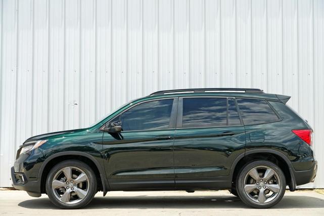 Photo of 2020 Black Forest Pearl Honda Passport