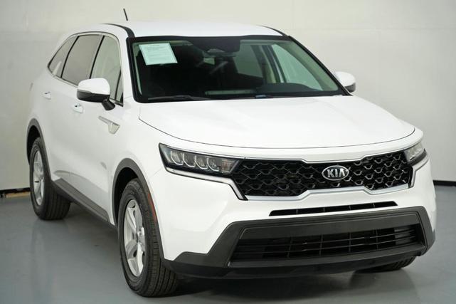 Photo of 2021 Glacial White Pearl Kia Sorento
