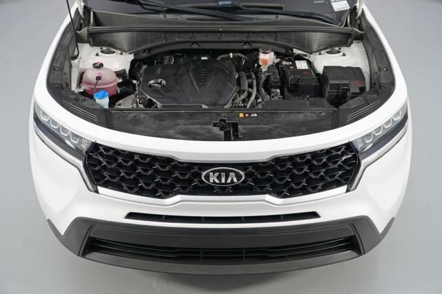 Photo of 2021 Glacial White Pearl Kia Sorento
