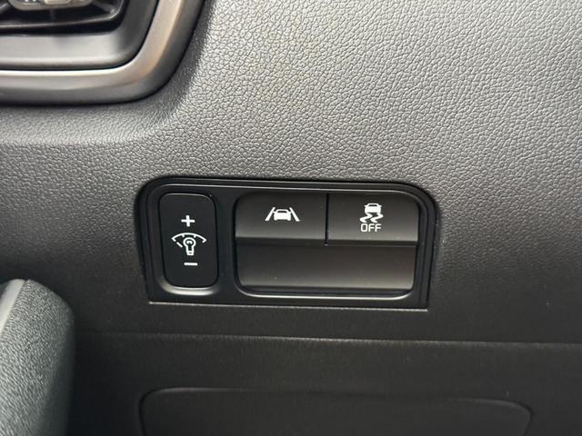 Photo of 2021 Glacial White Pearl Kia Sorento