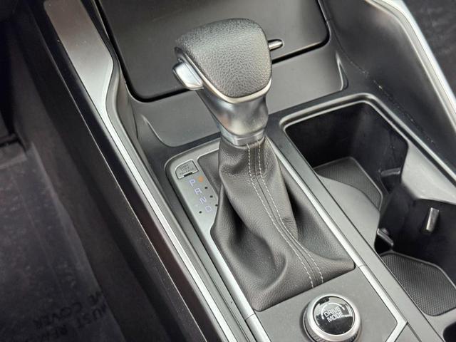 Photo of 2021 Glacial White Pearl Kia Sorento