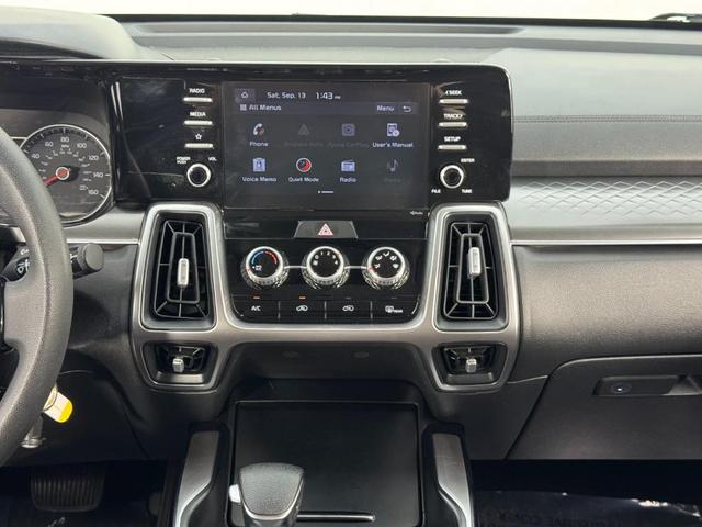Photo of 2021 Glacial White Pearl Kia Sorento