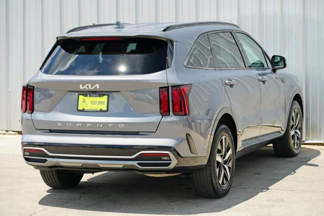 Photo of 2022 Everlasting Silver Kia Sorento