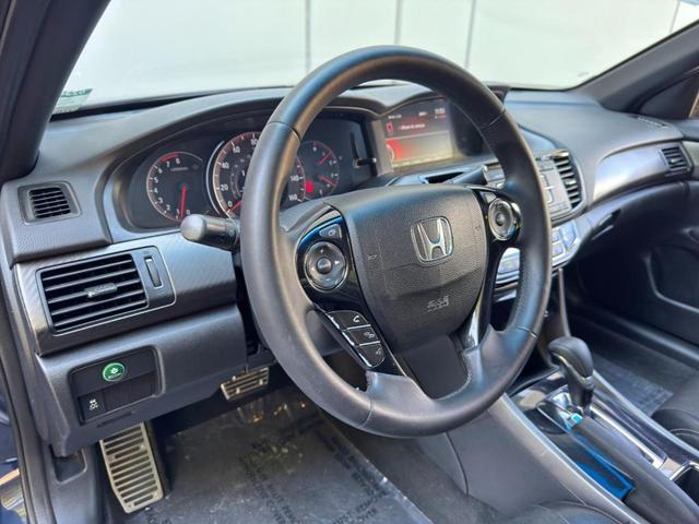 Photo of 2016 Obsidian Blue Pearl Honda Accord