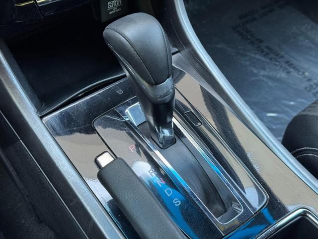Photo of 2016 Obsidian Blue Pearl Honda Accord
