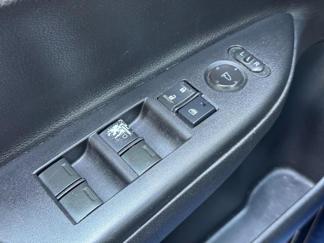Photo of 2016 Obsidian Blue Pearl Honda Accord