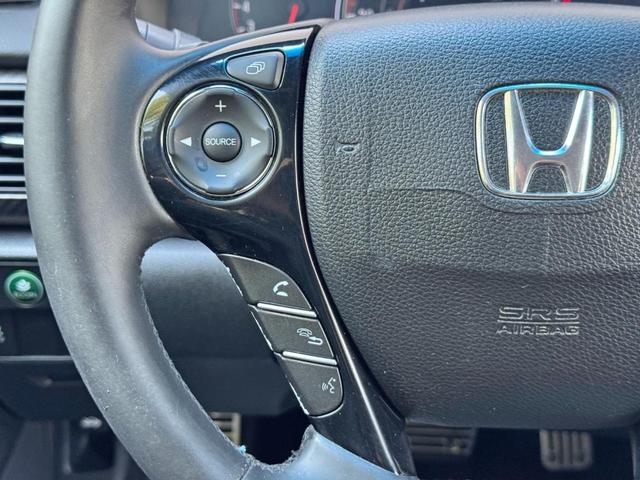 Photo of 2016 Obsidian Blue Pearl Honda Accord