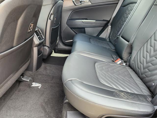 Photo of 2026 Wolf Gray/Black Roof Kia Sportage