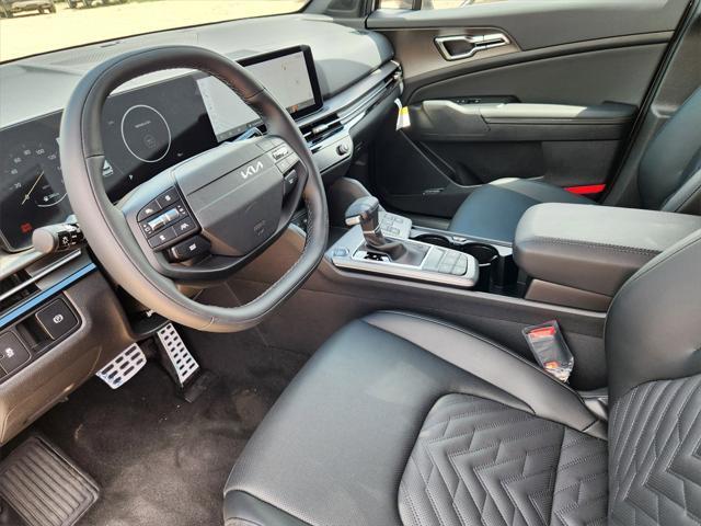 Photo of 2026 Wolf Gray/Black Roof Kia Sportage