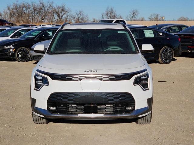 Photo of 2025 Snow White Pearl Kia Niro EV