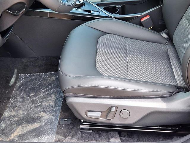 Photo of 2025 Aurora Black Pearl Kia Niro EV