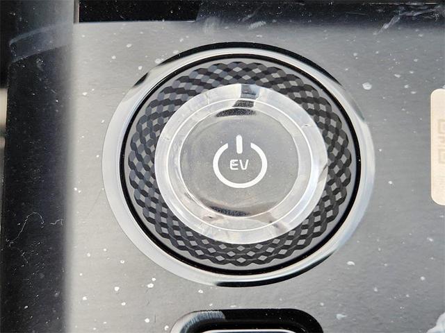 Photo of 2025 Aurora Black Pearl Kia Niro EV
