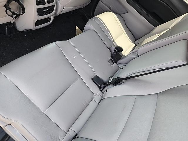 Photo of 2022 Obsidian Blue Pearl Honda Pilot