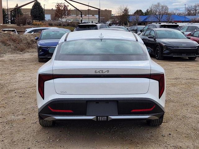 Photo of 2025 Snow White Pearl Kia K4