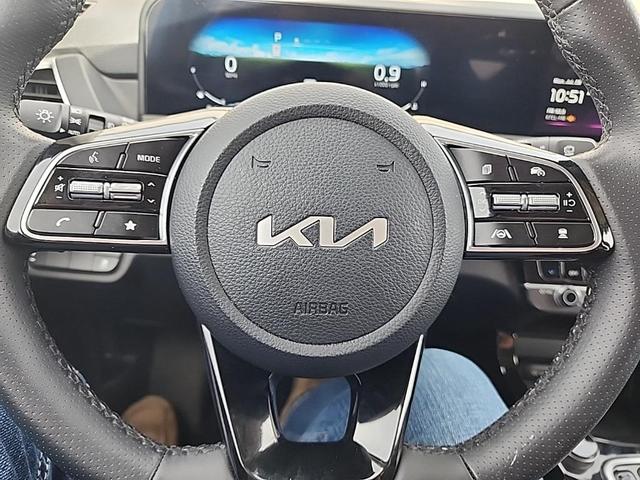 Photo of 2024 Steel Gray Kia Seltos