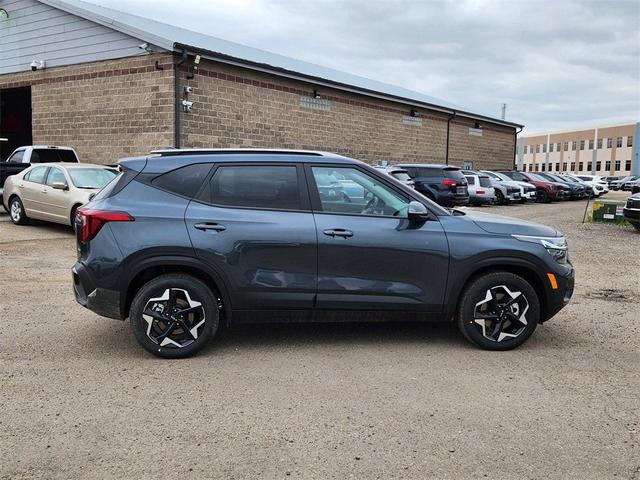 Photo of 2025 Gravity Gray Kia Seltos