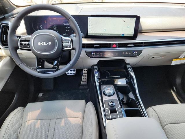 Photo of 2025 Aurora Black Pearl Kia Sorento Hybrid
