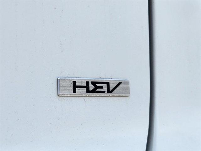 Photo of 2025 Snow White Pearl Kia Niro