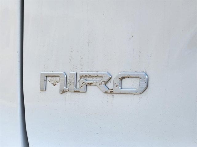 Photo of 2025 Snow White Pearl Kia Niro