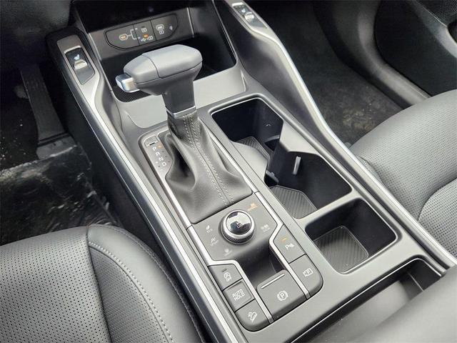 Photo of 2025 Glacial White Pearl Kia Sorento