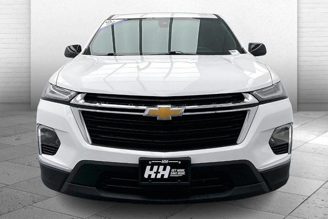 Photo of 2023 Summit White Chevrolet Traverse