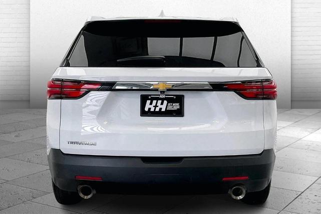 Photo of 2023 Summit White Chevrolet Traverse